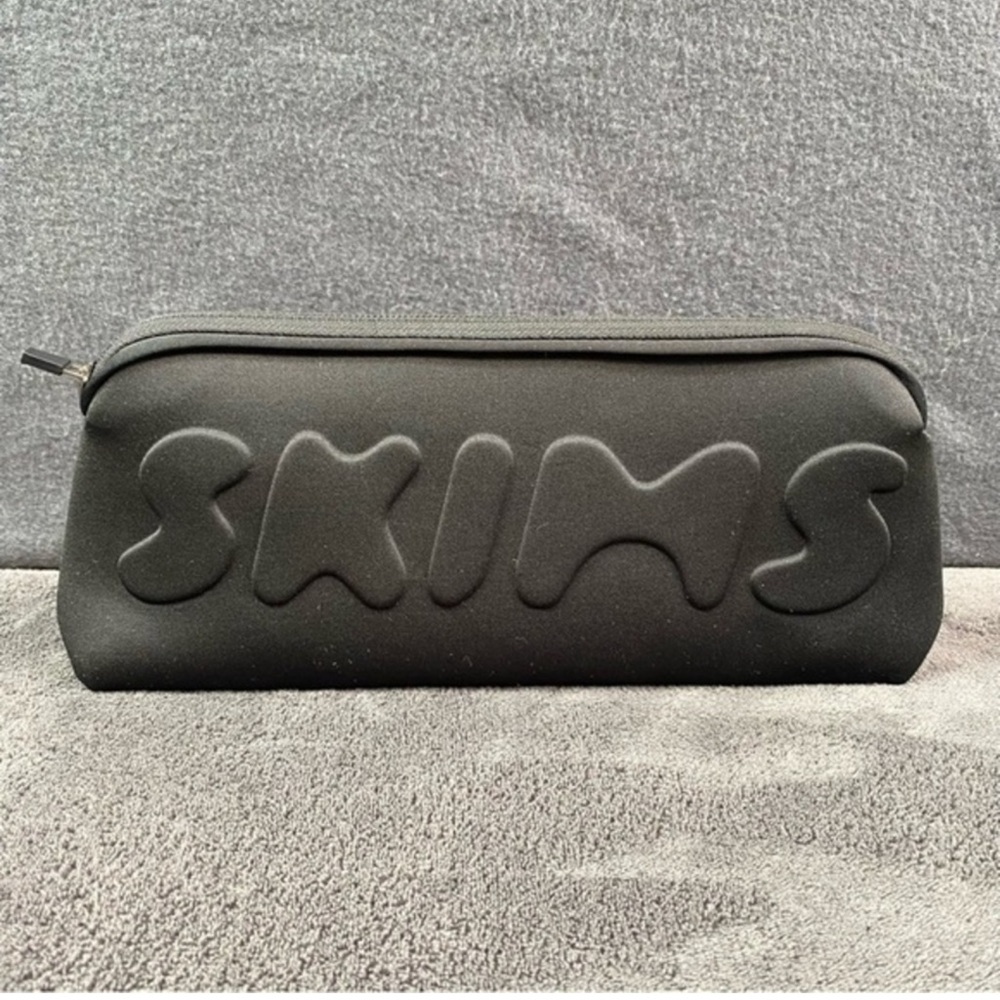 NEW.. Skims  neoprene zip pouch